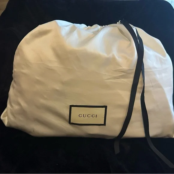 Medium signature top handle, leather satchel - Picture 2 of 8